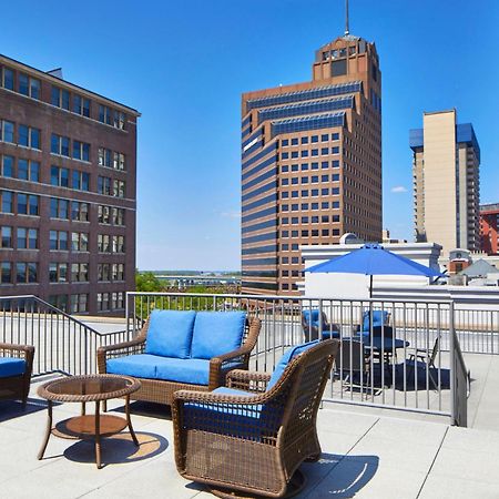 Springhill Suites Memphis Downtown Exterior photo