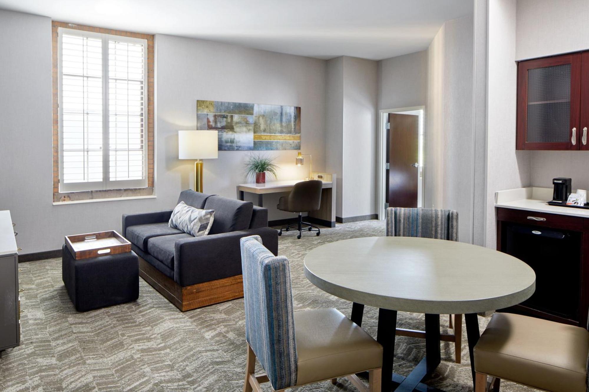 Springhill Suites Memphis Downtown Exterior photo