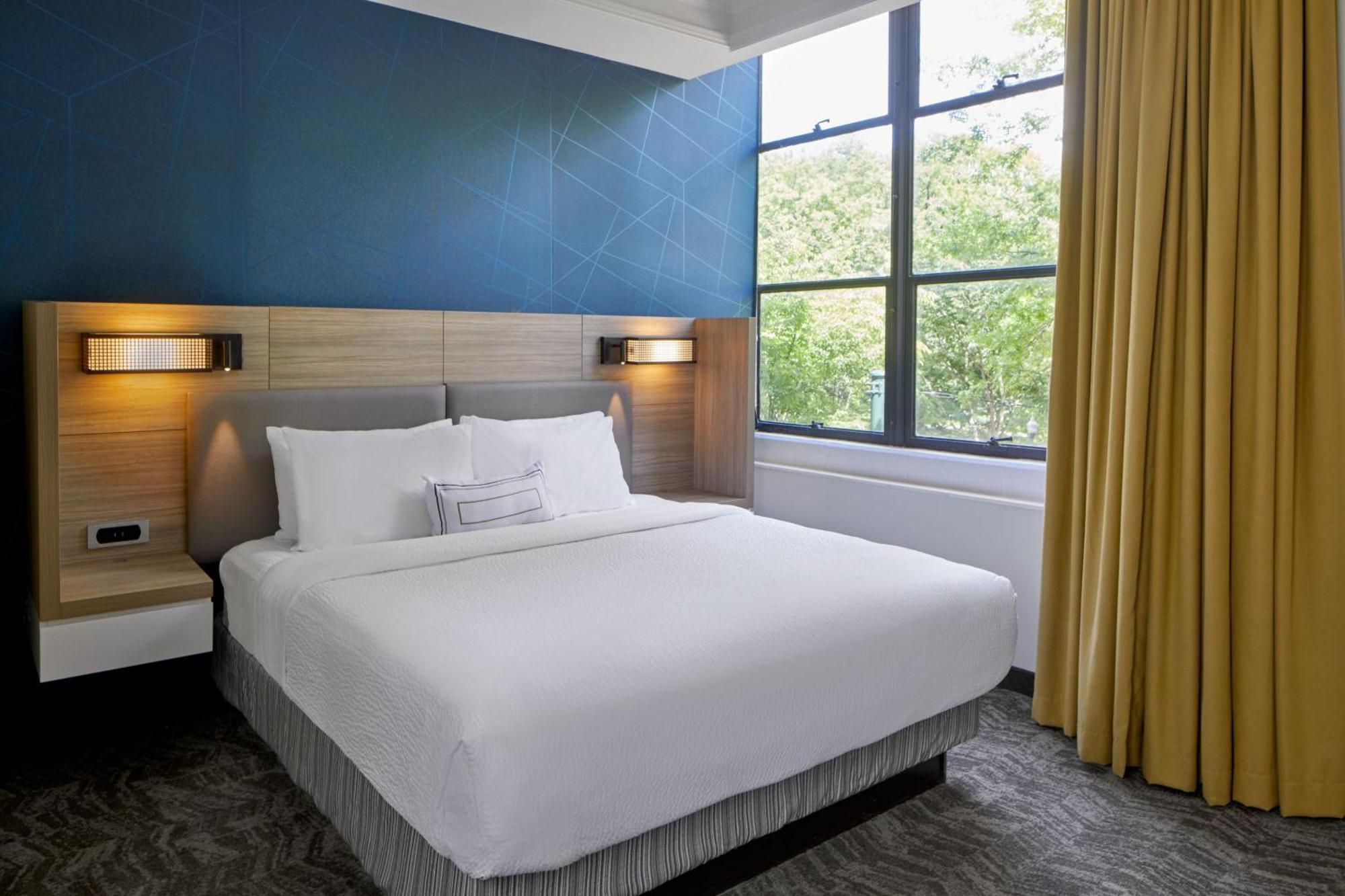 Springhill Suites Memphis Downtown Exterior photo