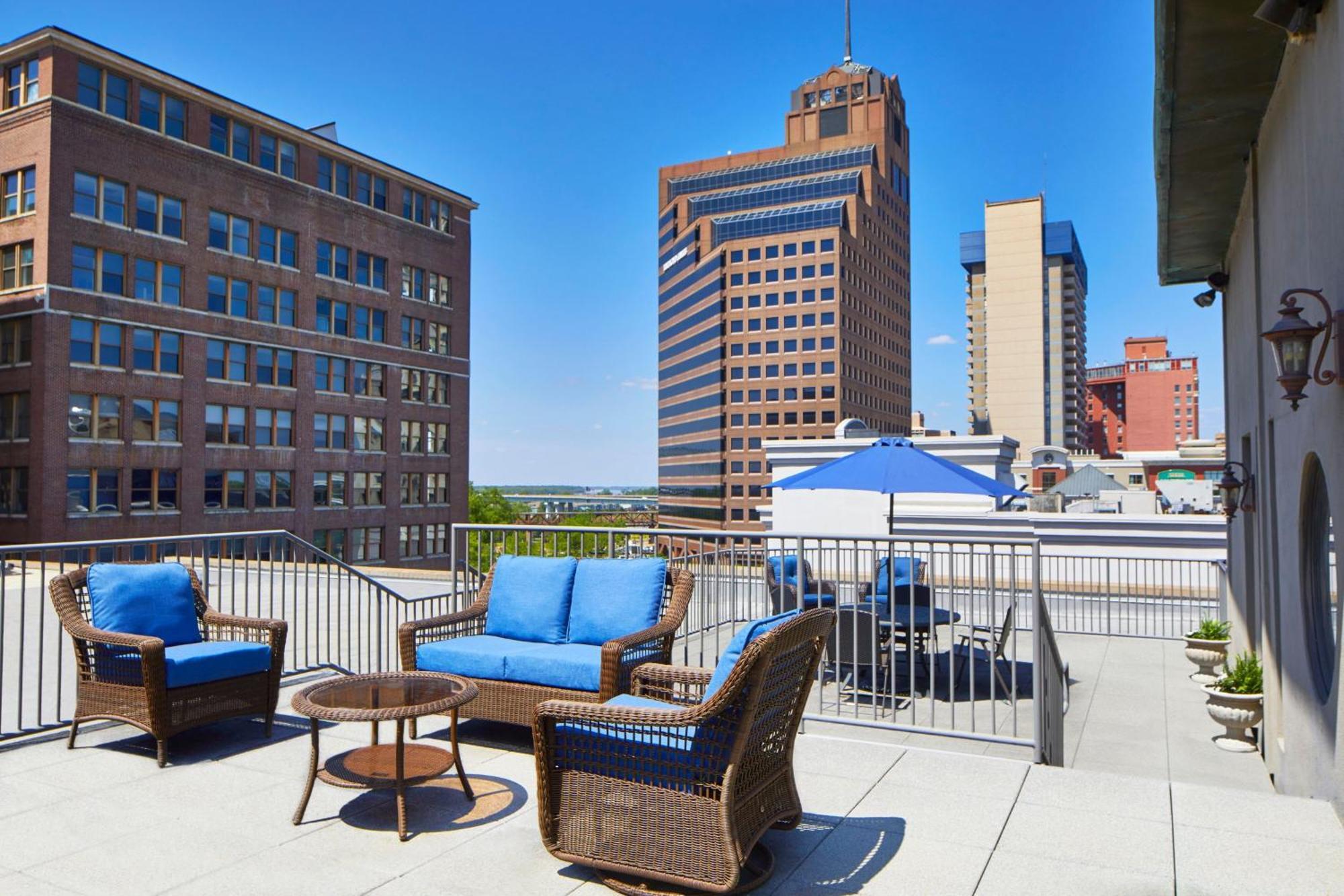Springhill Suites Memphis Downtown Exterior photo